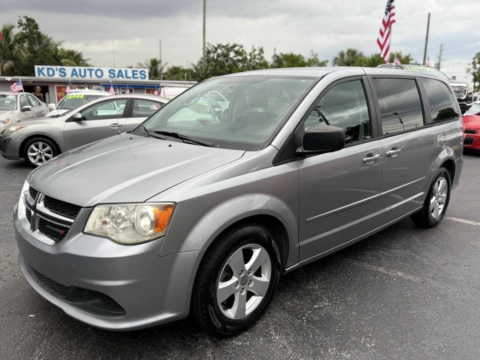 2013 Dodge Caravan - Image 3 of 21
