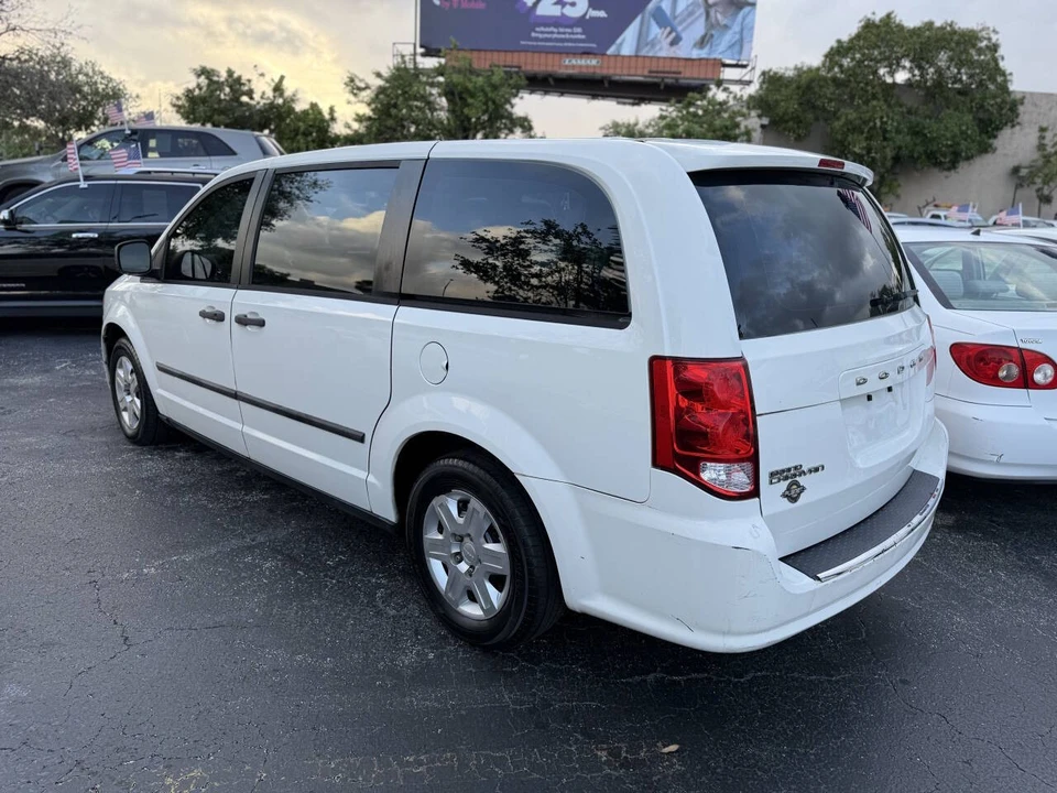 2013 Dodge Caravan - Image 4 of 21