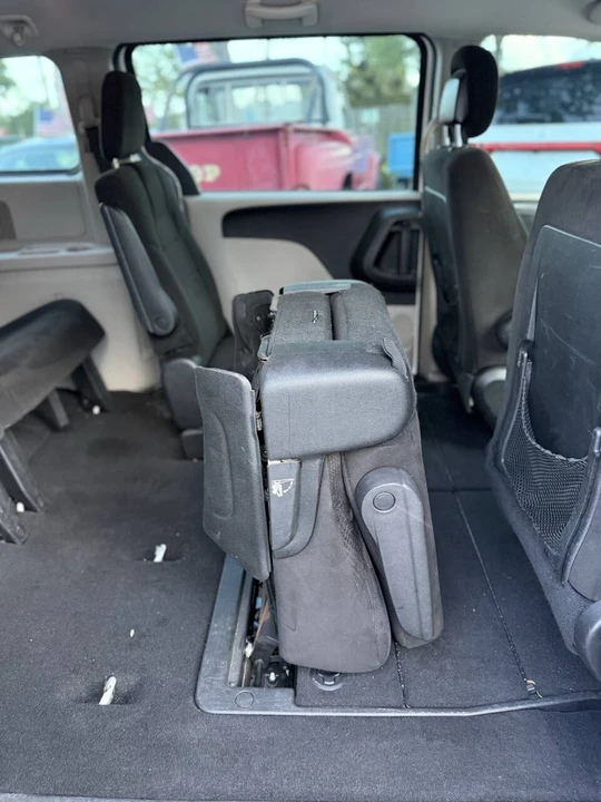2013 Dodge Caravan - Image 17 of 21