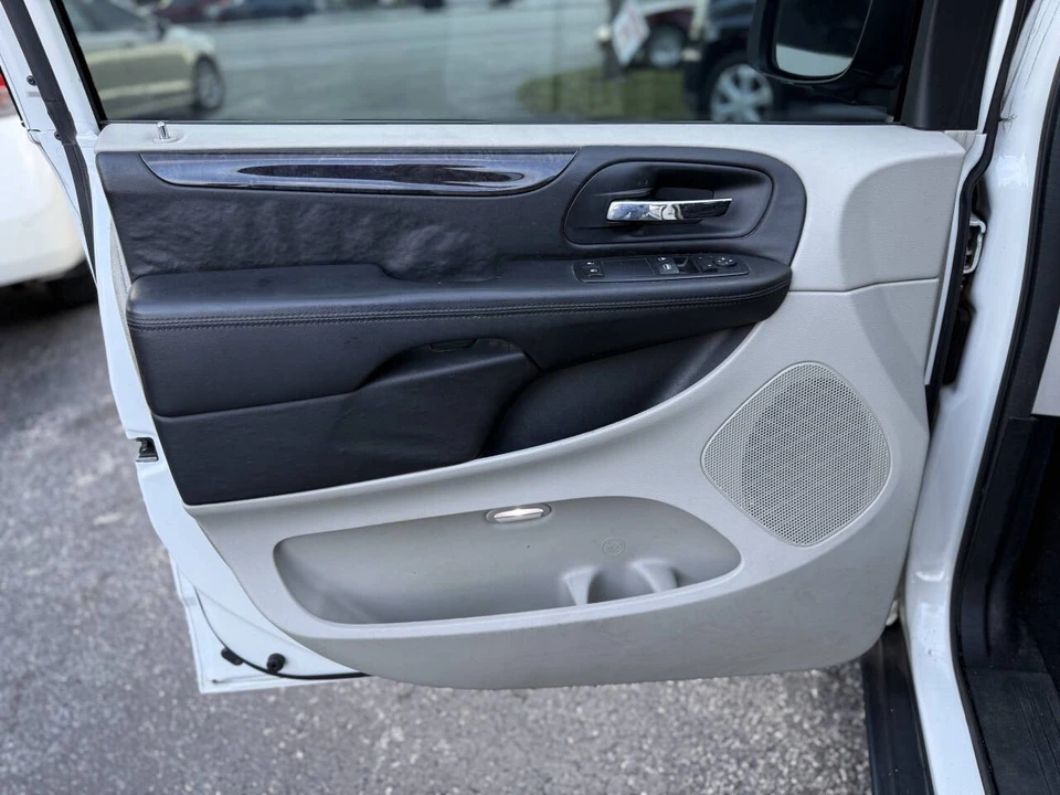 2013 Dodge Caravan - Image 8 of 21
