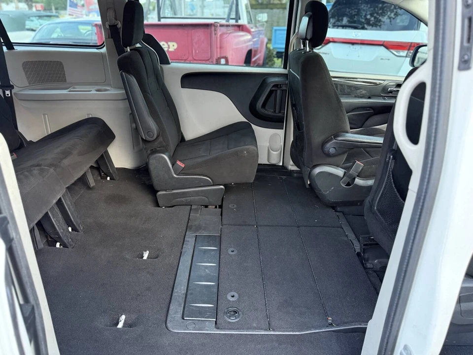 2013 Dodge Caravan - Image 18 of 21