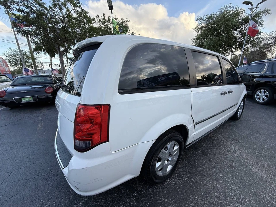 2013 Dodge Caravan - Image 6 of 21
