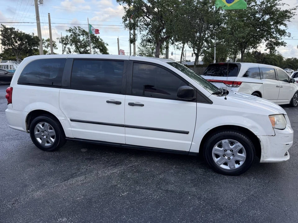 2013 Dodge Caravan - Image 7 of 21