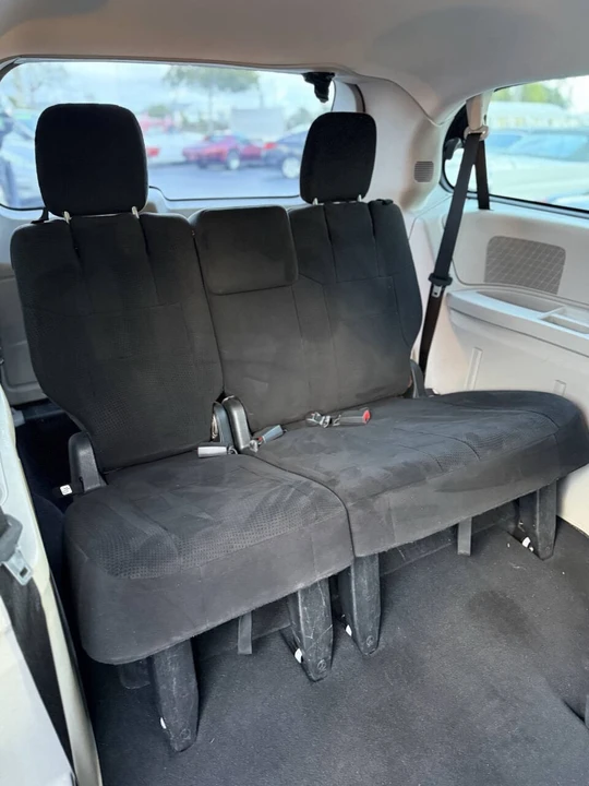 2013 Dodge Caravan - Image 16 of 21