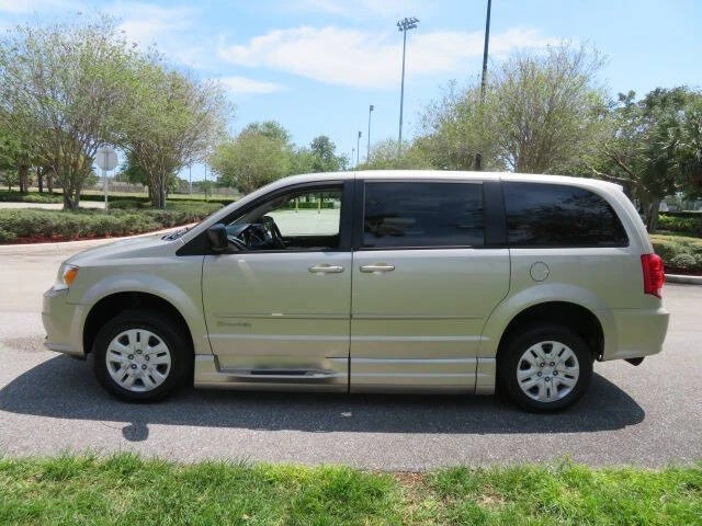 2013 Dodge Caravan - Image 20 of 21