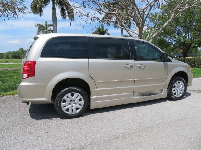 2013 Dodge Caravan - Image 15 of 21