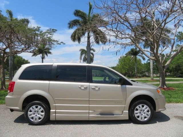 2013 Dodge Caravan - Image 6 of 21