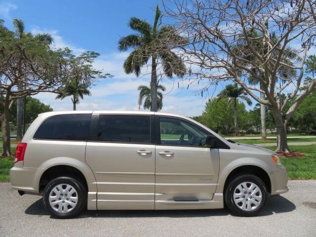 2013 Dodge Caravan - Image 5 of 21