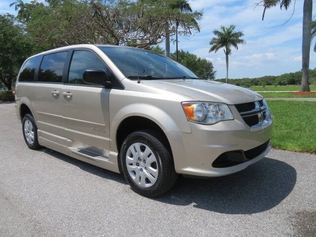 2013 Dodge Caravan - Image 7 of 21