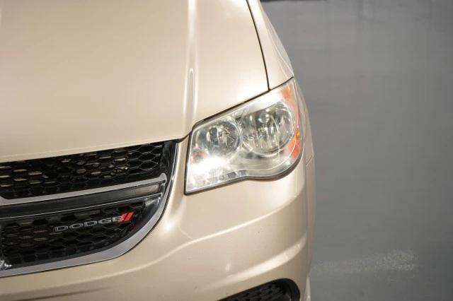 2013 Dodge Caravan - Image 9 of 21