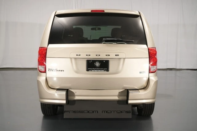 2013 Dodge Caravan - Image 19 of 21