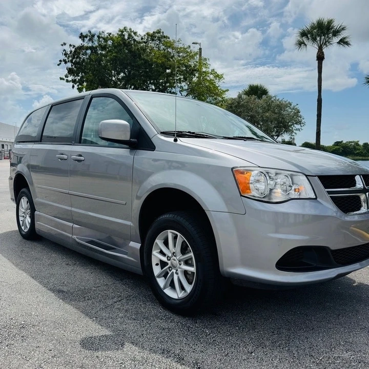 2013 Dodge Caravan - Image 8 of 21