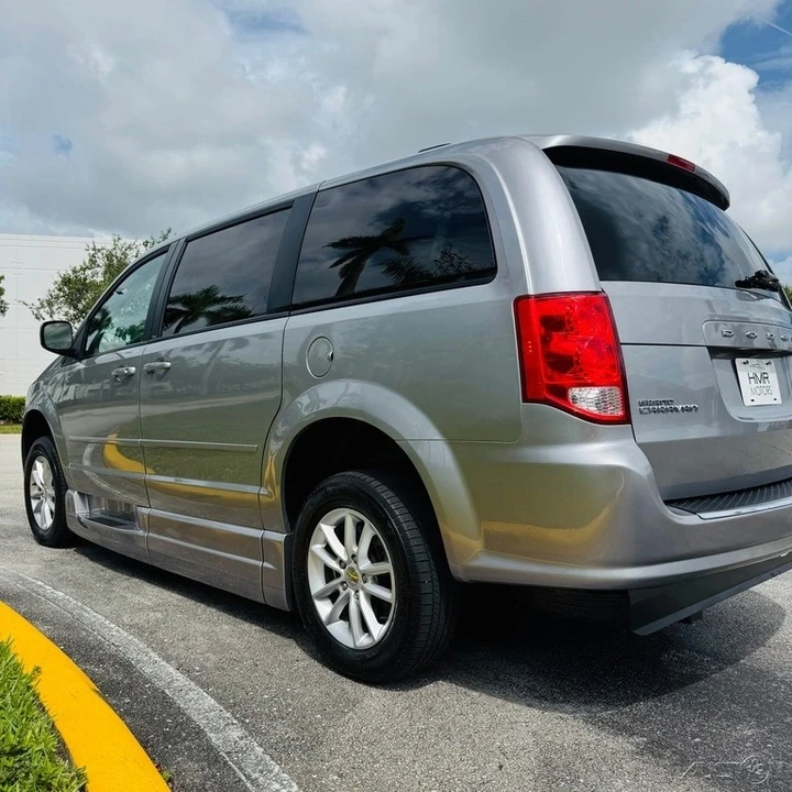 2013 Dodge Caravan - Image 15 of 21
