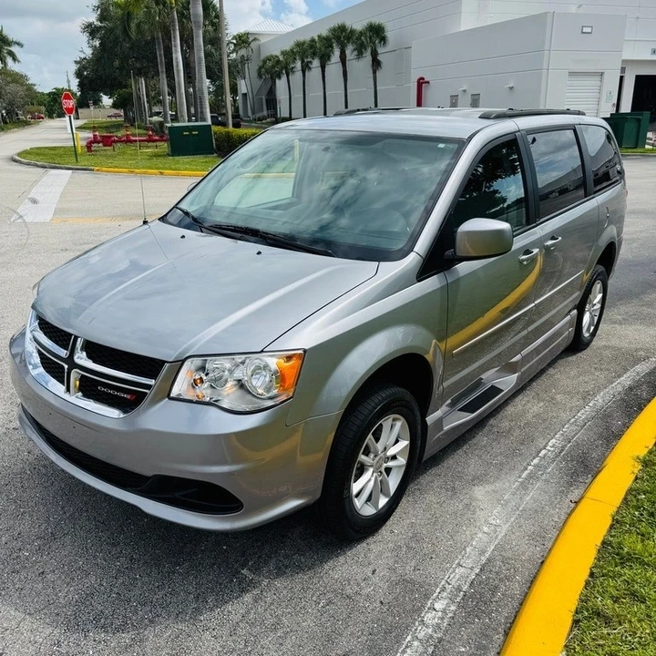 2013 Dodge Caravan - Image 17 of 21