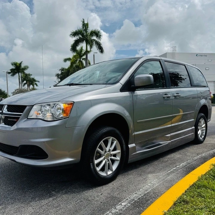 2013 Dodge Caravan - Image 18 of 21