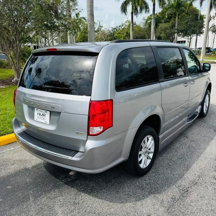 2013 Dodge Caravan - Image 10 of 21