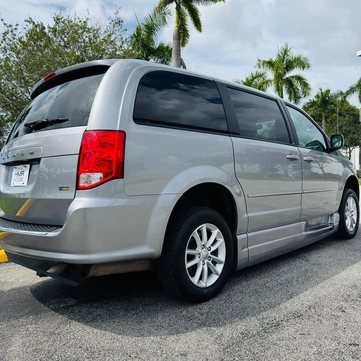 2013 Dodge Caravan - Image 11 of 21