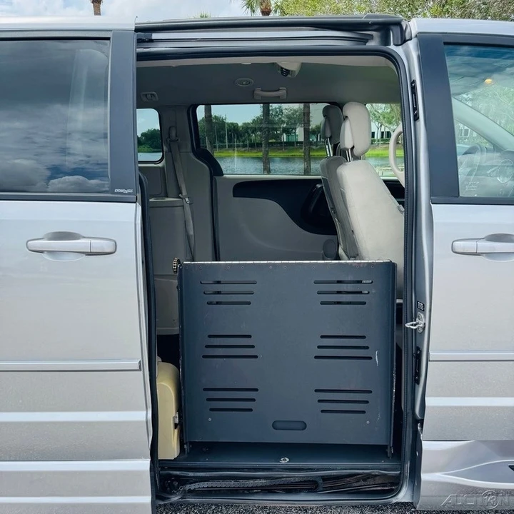 2013 Dodge Caravan - Image 21 of 21