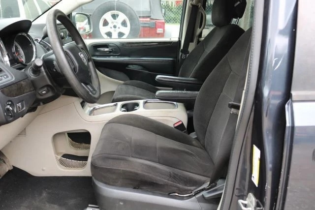 2013 Dodge Caravan - Image 8 of 12