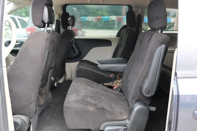 2013 Dodge Caravan - Image 10 of 12