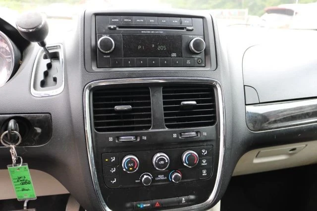 2013 Dodge Caravan - Image 14 of 14