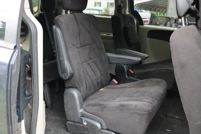 2013 Dodge Caravan - Image 12 of 12