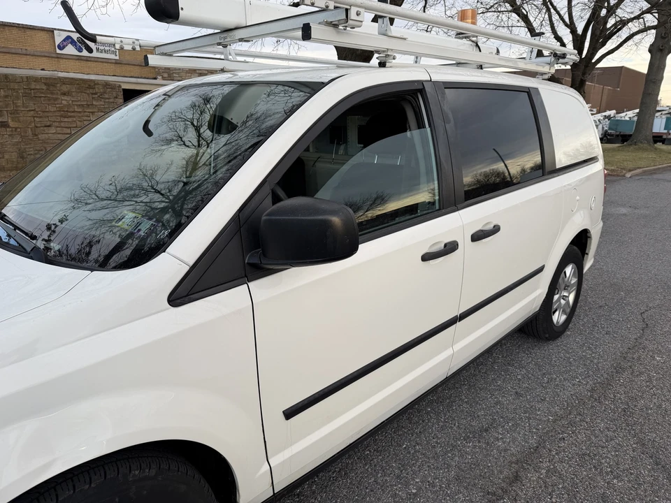 2013 Dodge Caravan - Image 4 of 21
