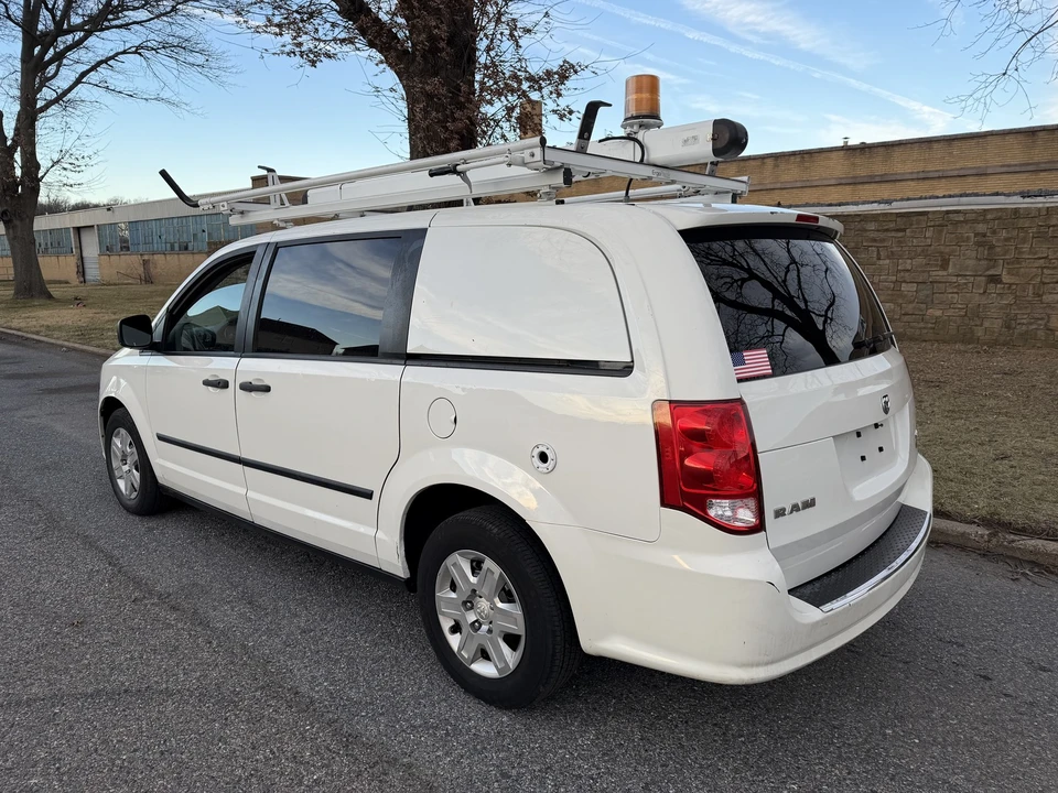 2013 Dodge Caravan - Image 17 of 21