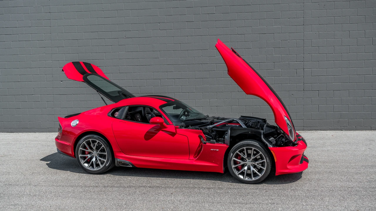 2013 Dodge Viper 5th Gen - Image 9 of 31