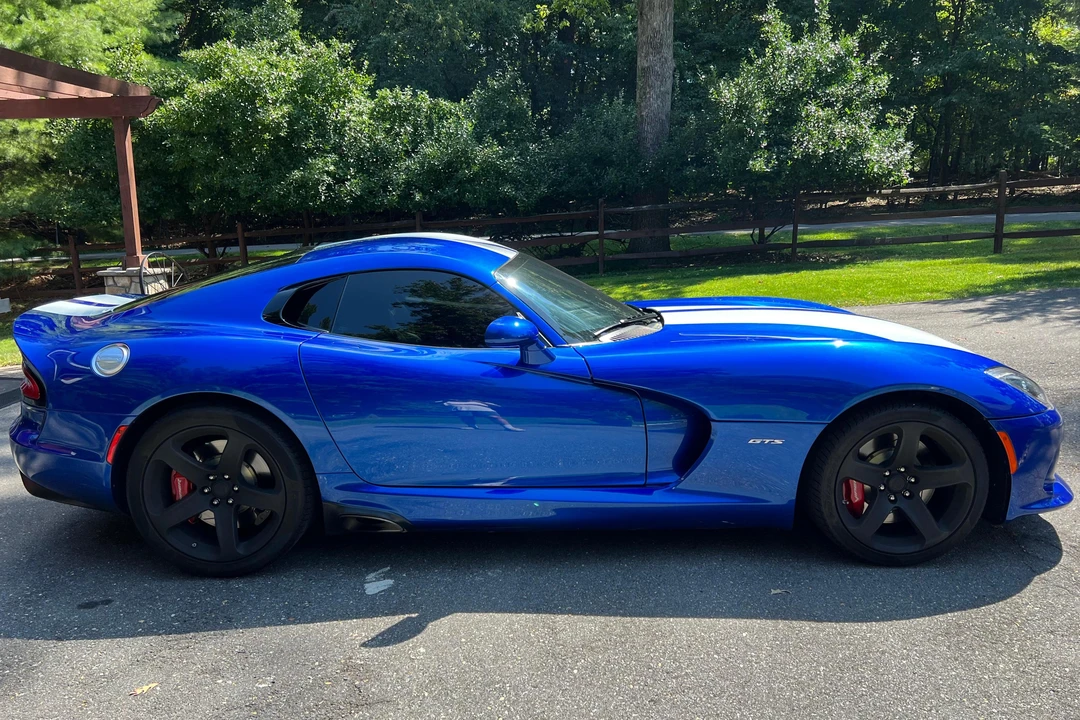 2013 Dodge Viper 5th Gen - Image 3 of 31