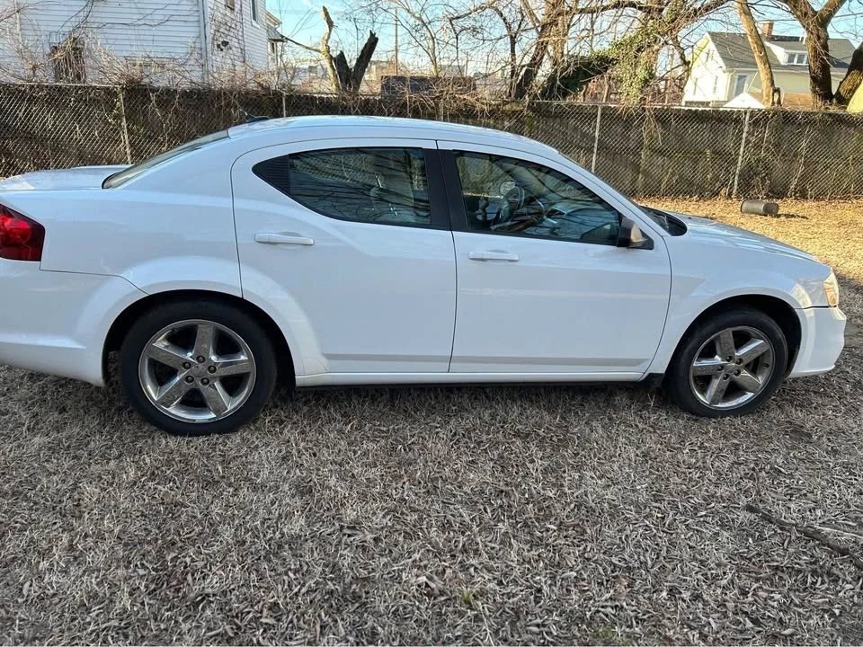 2013 Dodge Avenger Sedan - Image 2 of 4