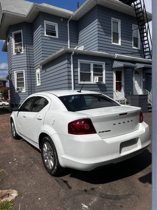 2013 Dodge Avenger Sedan - Image 6 of 12