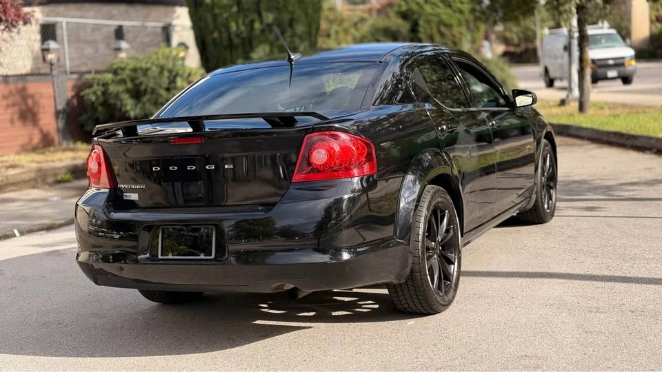 2013 Dodge Avenger Sedan - Image 6 of 14