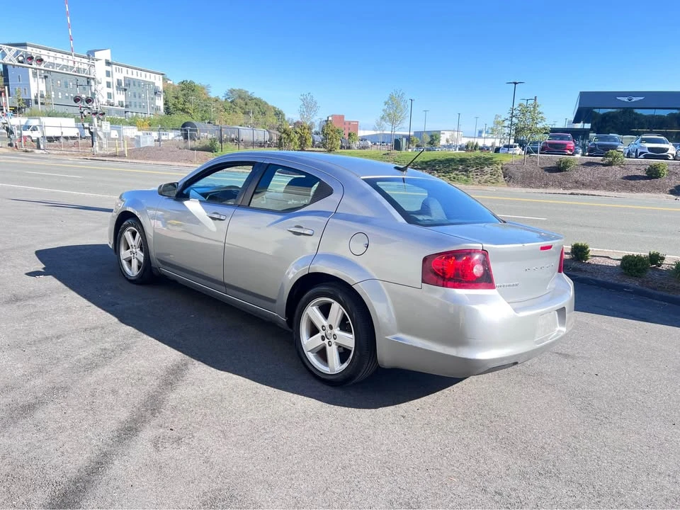 2013 Dodge Avenger Sedan - Image 5 of 11