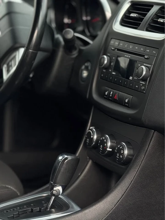 2013 Dodge Avenger Sedan - Image 9 of 10