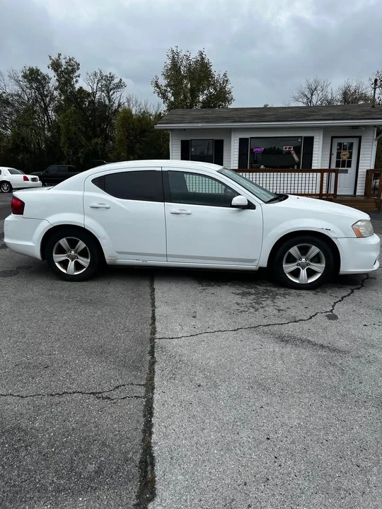 2013 Dodge Avenger Sedan - Image 3 of 8