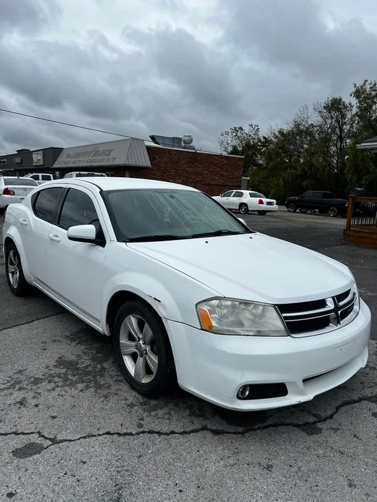 2013 Dodge Avenger Sedan - Image 2 of 8