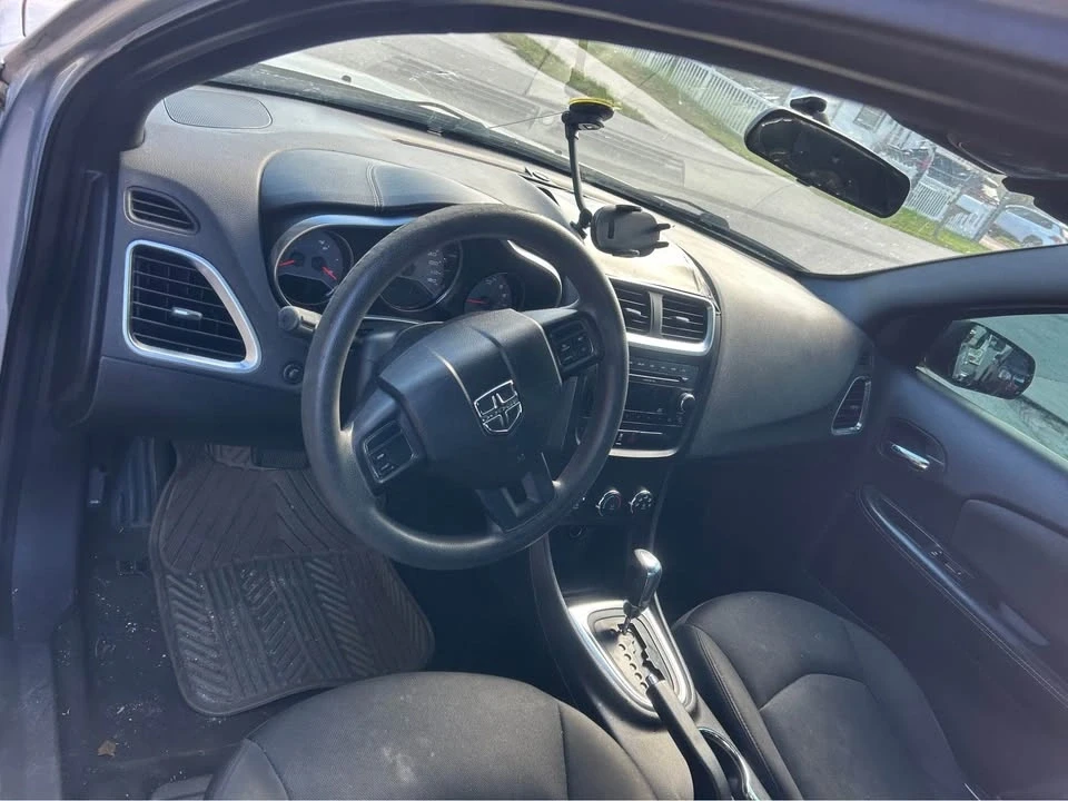 2013 Dodge Avenger Sedan - Image 5 of 10