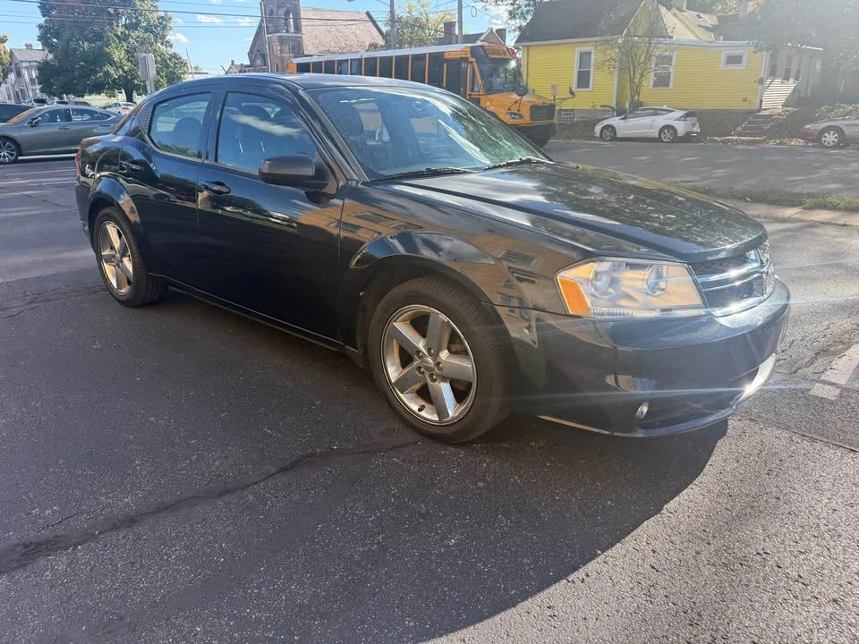 2013 Dodge Avenger Sedan - Image 2 of 9
