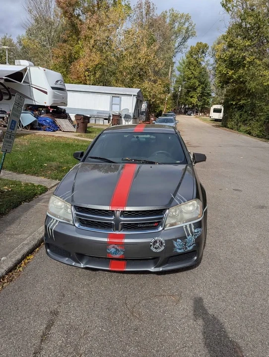2013 Dodge Avenger Sedan - Image 2 of 9