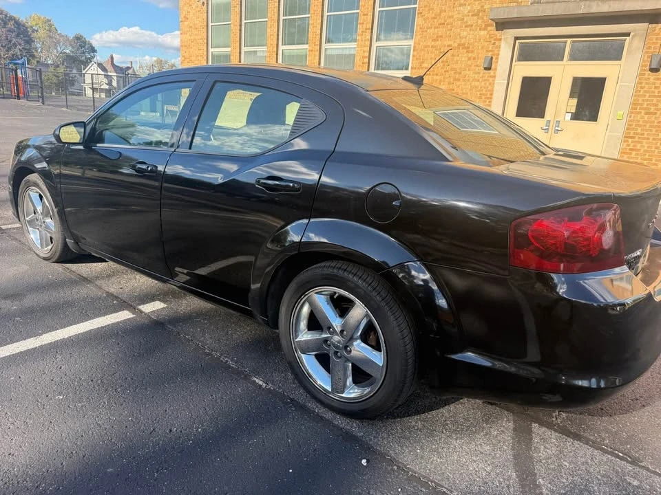 2013 Dodge Avenger Sedan - Image 6 of 9