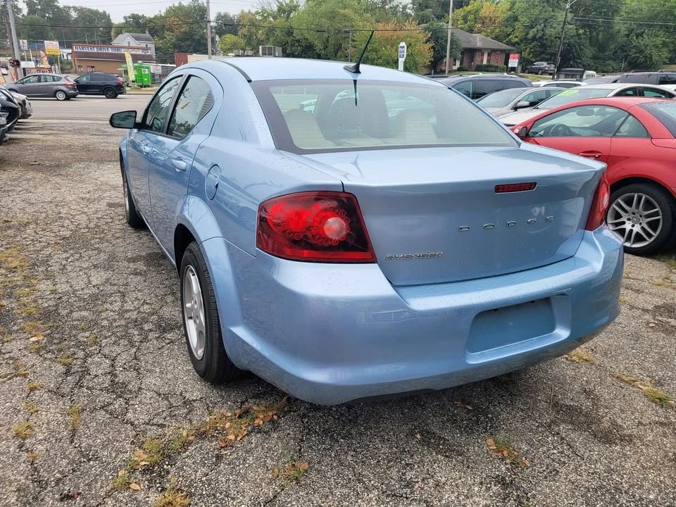2013 Dodge Avenger Sedan - Image 4 of 11