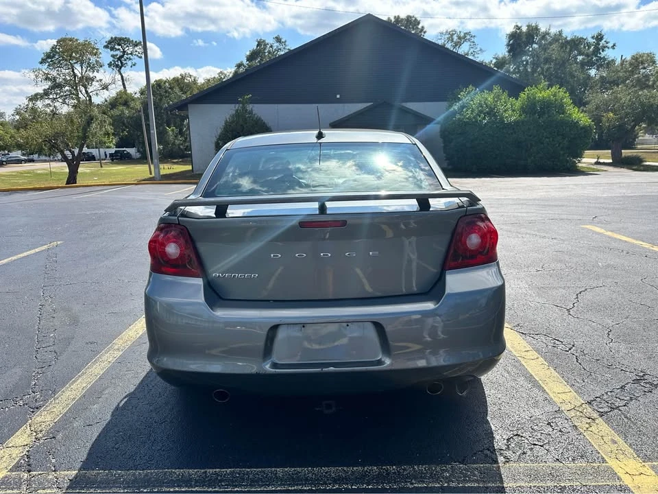 2013 Dodge Avenger Sedan - Image 7 of 13