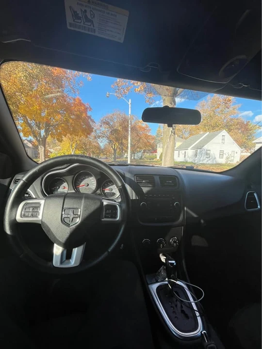 2013 Dodge Avenger Sedan - Image 6 of 9