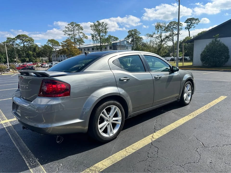 2013 Dodge Avenger Sedan - Image 8 of 13