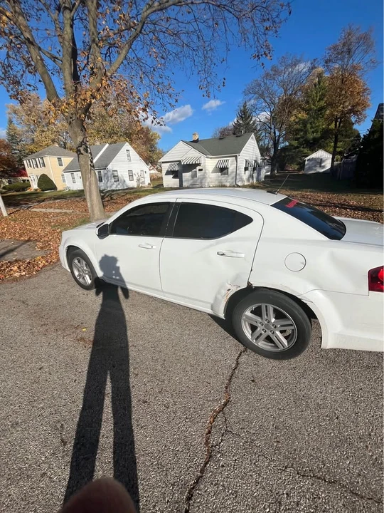 2013 Dodge Avenger Sedan - Image 2 of 9