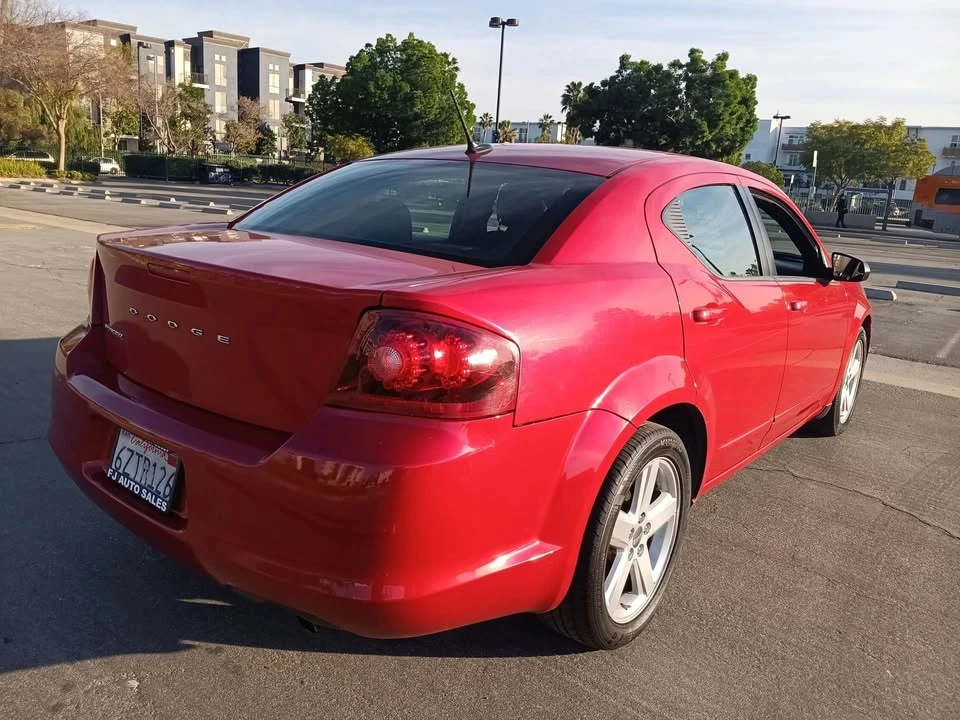 2013 Dodge Avenger Sedan - Image 8 of 20