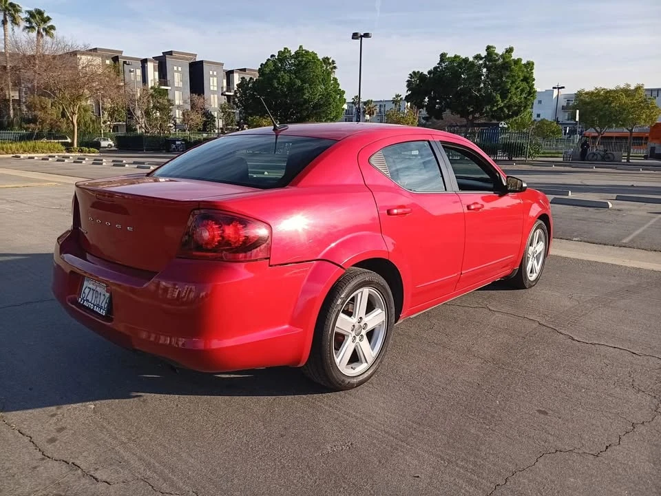 2013 Dodge Avenger Sedan - Image 10 of 20
