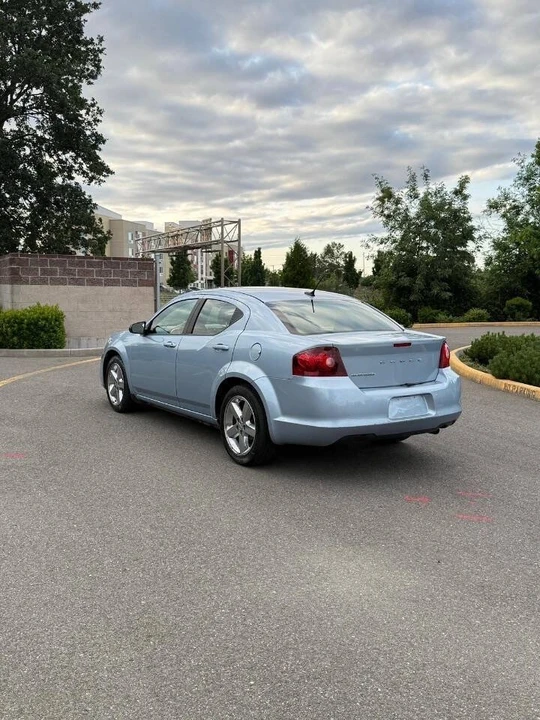 2013 Dodge Avenger Sedan - Image 2 of 11