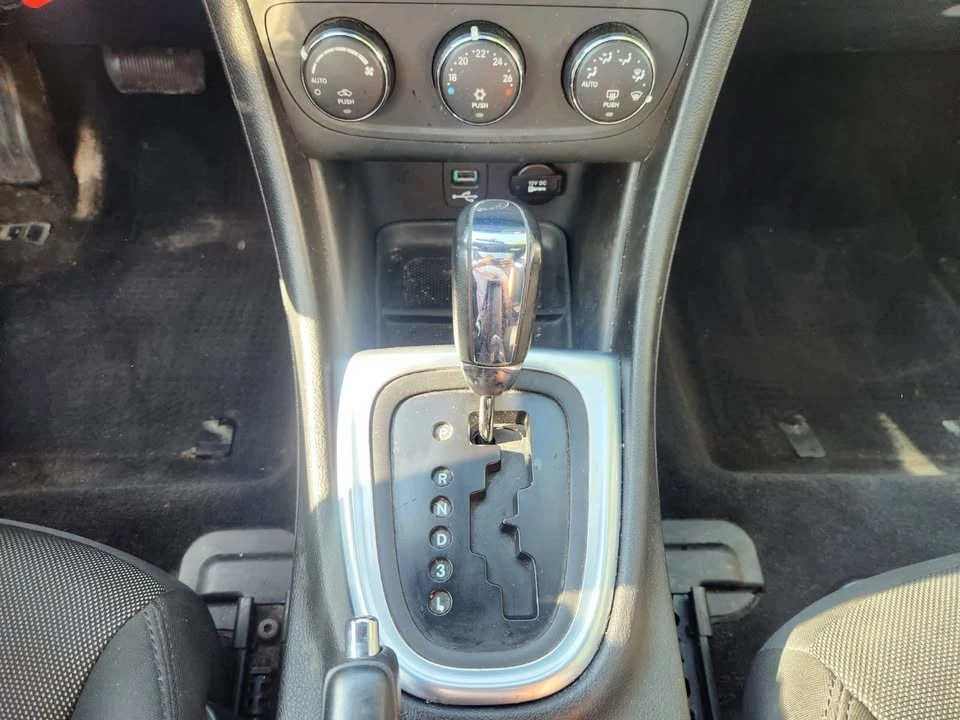 2013 Dodge Avenger Sedan - Image 11 of 16